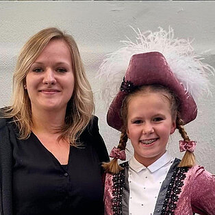 Junioren Tanzmariechen Emmi Stärke mit Trainerin Rebecca Götsche 